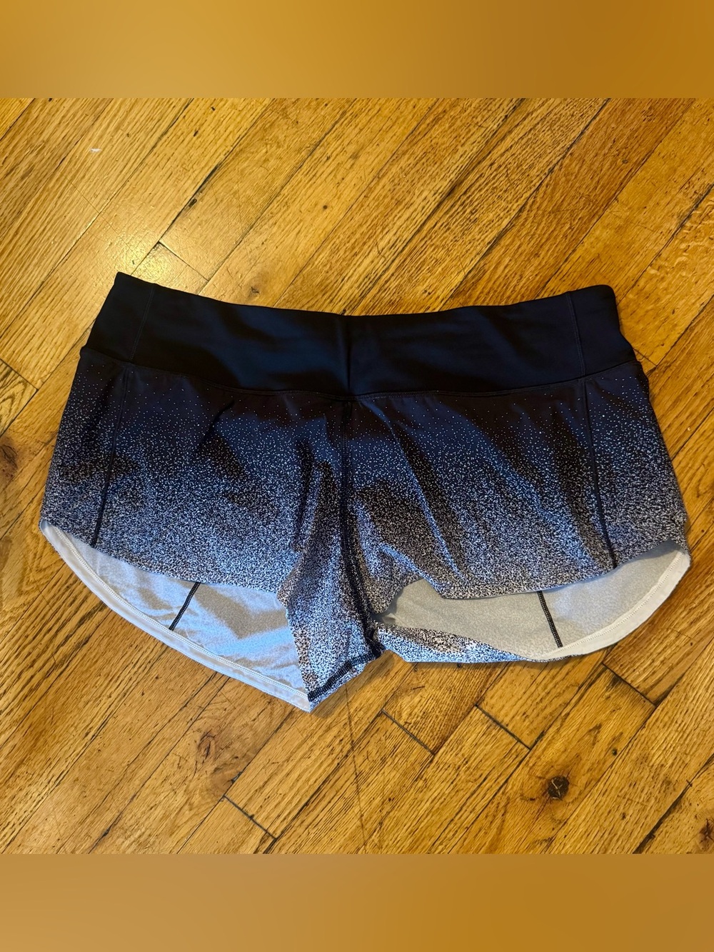 Lululemon Speed Up Shorts, Ombré Speckle, size 10 - Picture 3 of 6